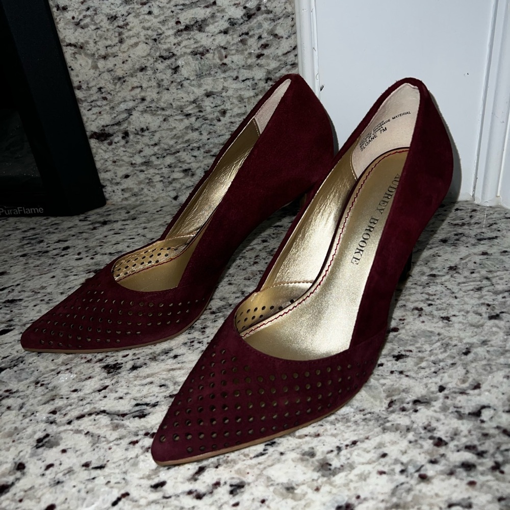 Audrey Brooke Women's Burgundy Heels